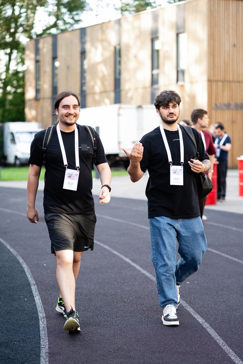 Нетворкинг-ходьба по кругу на True Tech Friends 2026